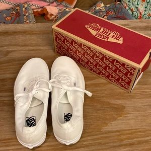 Completely clean, New White Vans 10.5 M/12 W